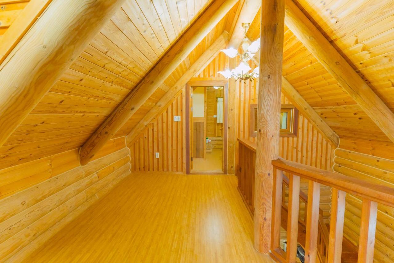 Jungmun Log Pension & Resort Согвипхо Экстерьер фото