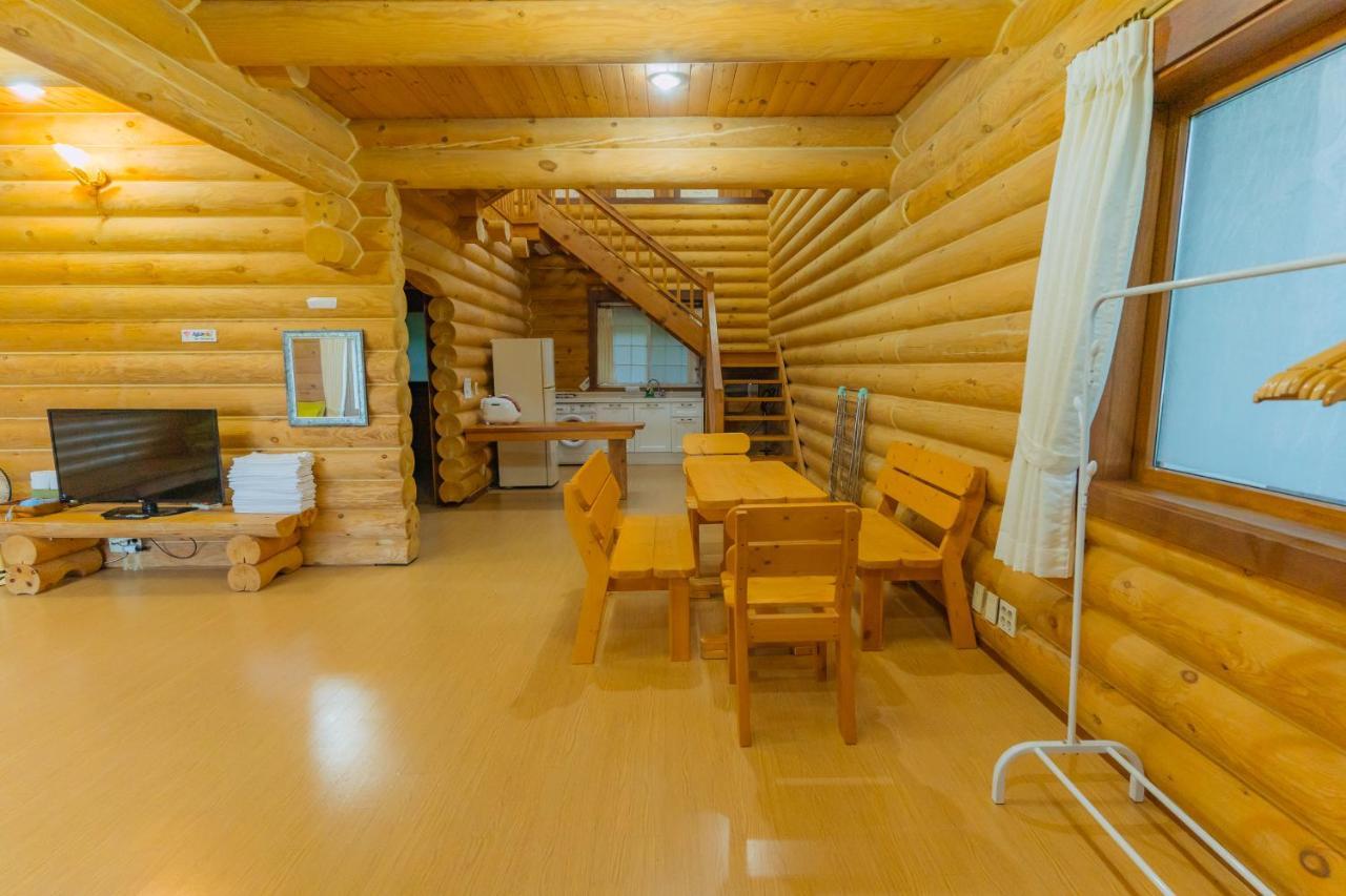 Jungmun Log Pension & Resort Согвипхо Экстерьер фото