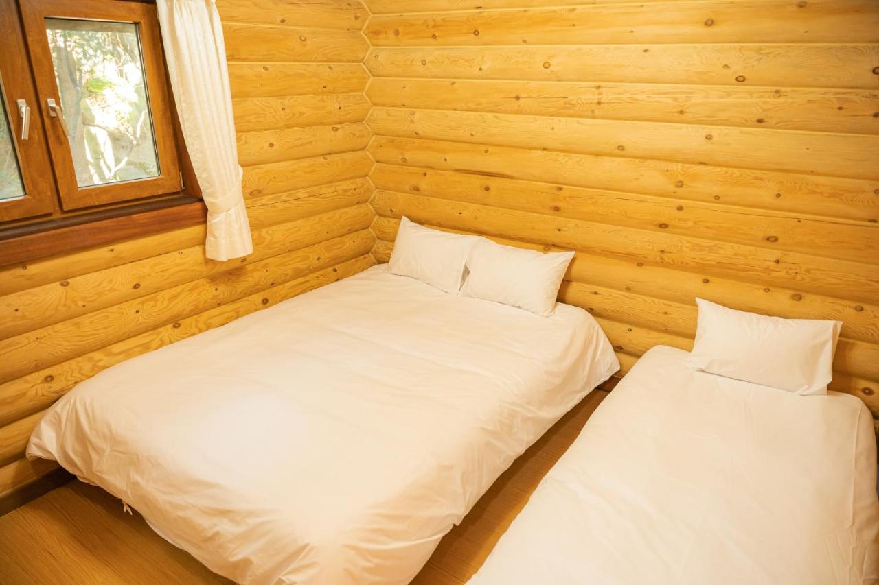 Jungmun Log Pension & Resort Согвипхо Экстерьер фото