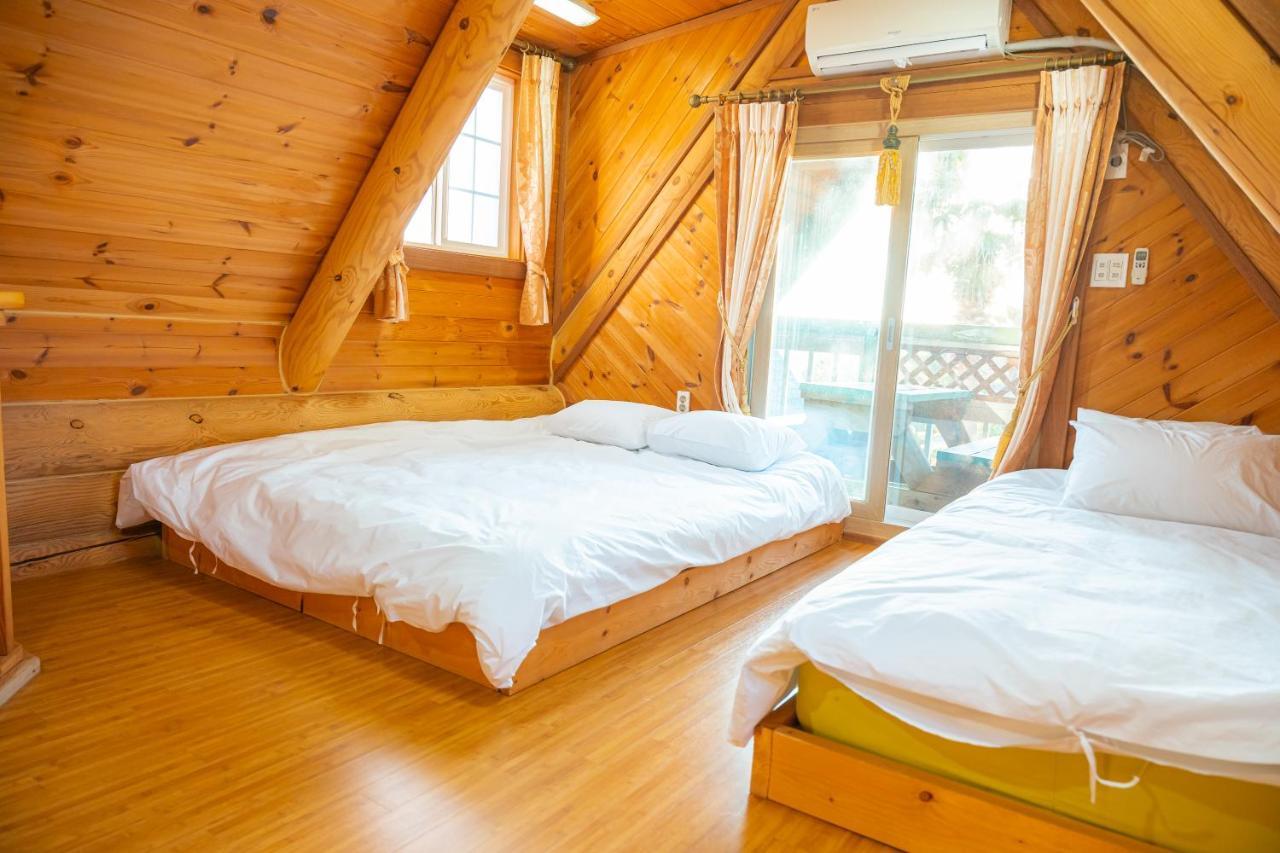 Jungmun Log Pension & Resort Согвипхо Экстерьер фото